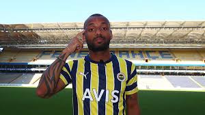 Fenerbahçe'ye Geri Dönecek Joao Pedro için Fesih Görüşmeleri Başlıyor