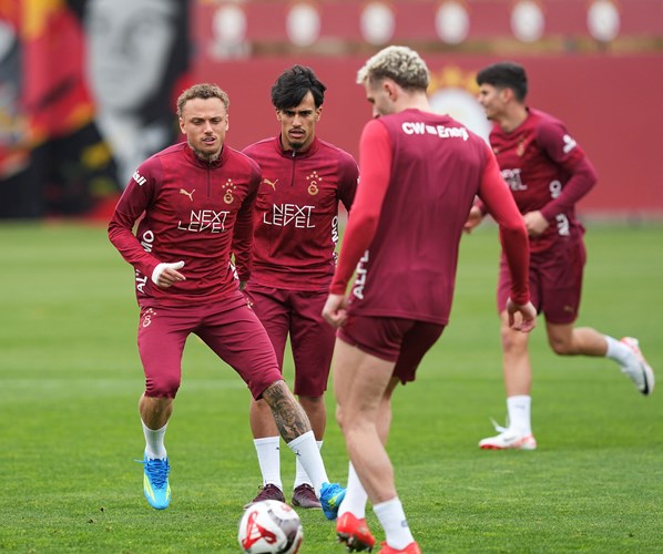 Galatasaray’da Samsunspor mesaisi sürüyor