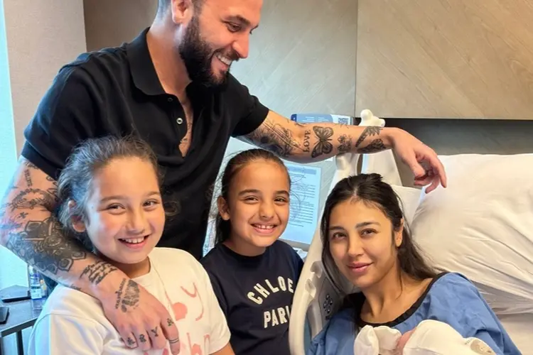 Berkay ve Özlem Ada Şahin Çiftinin Üçüncü Bebek Sevinci