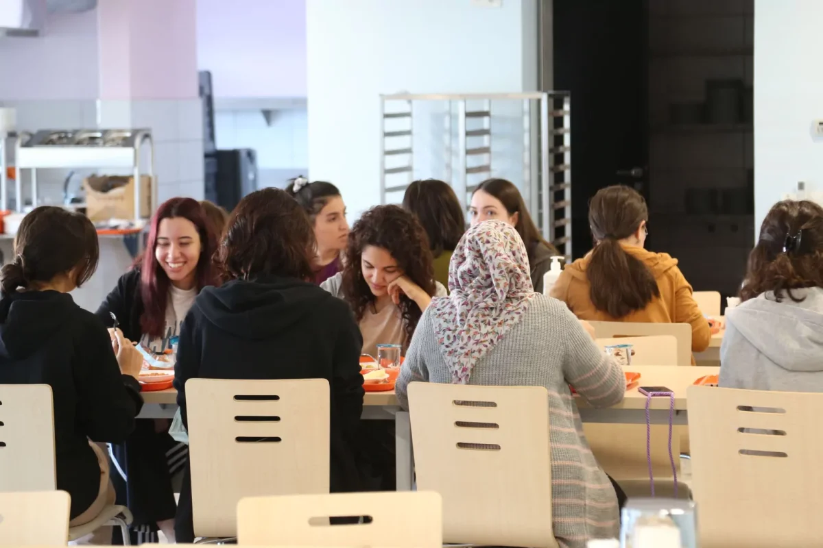 İBB Öğrencilerin Yanında Olmayı Sürdürüyor