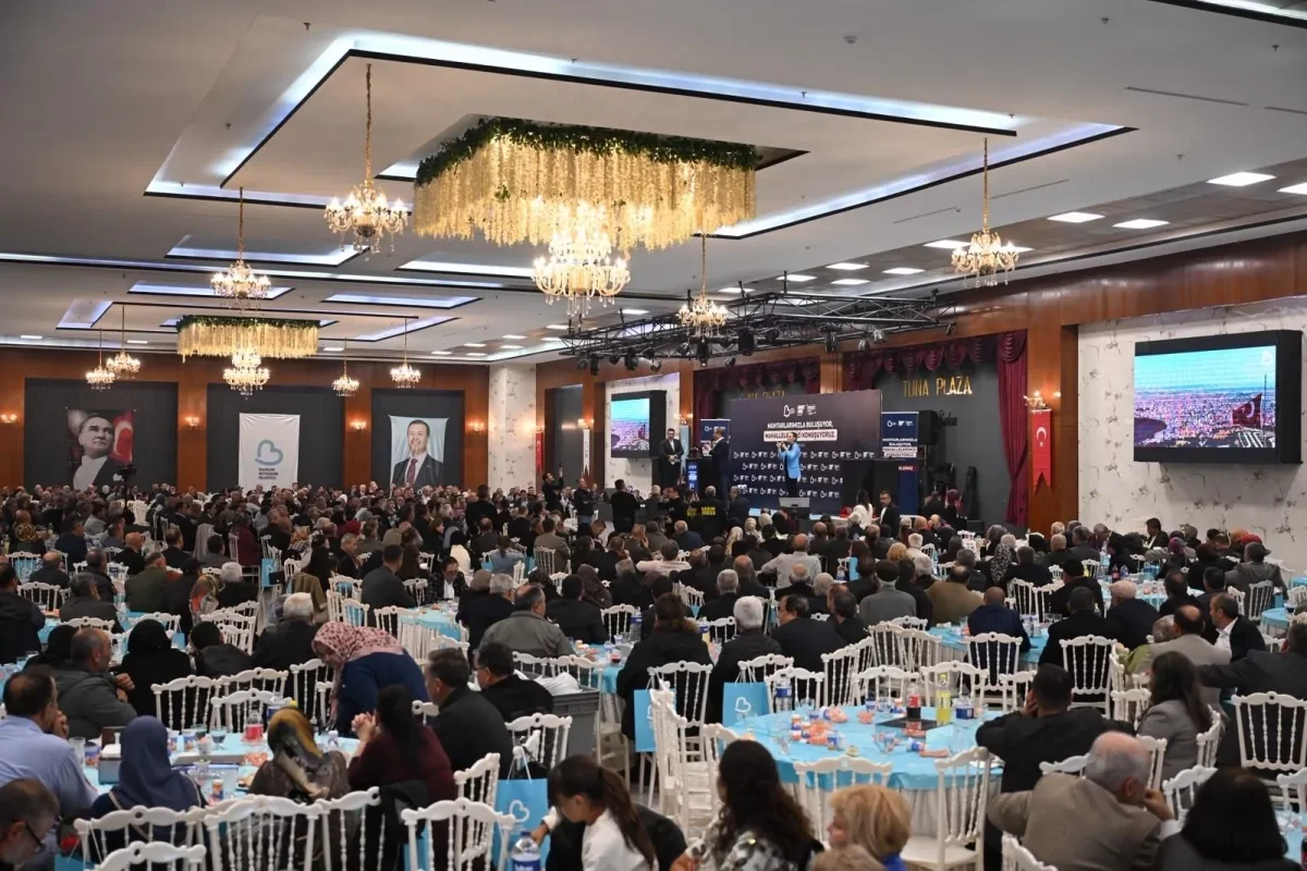 Başkan Ahmet Akın, Muhtarlar ve Aileleriyle Bir Araya Geldi