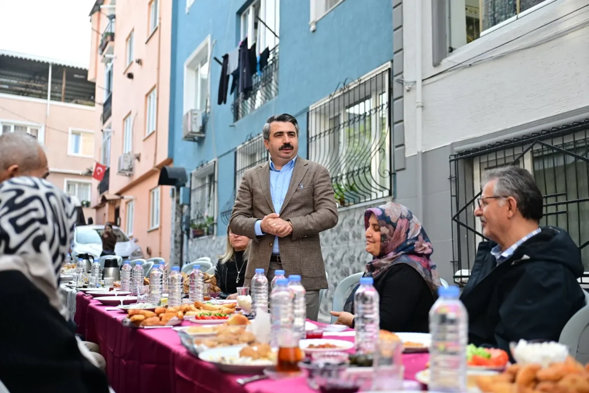 Başkan Oktay Yılmaz, Piremir Mahallesi’nde Vatandaşlarla Kahvaltıda Buluştu