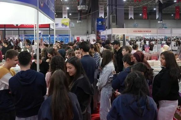 Denizli TÜYAP Kitap Fuarı 9 Günde 280 Bin Ziyaretçiyi Ağırladı