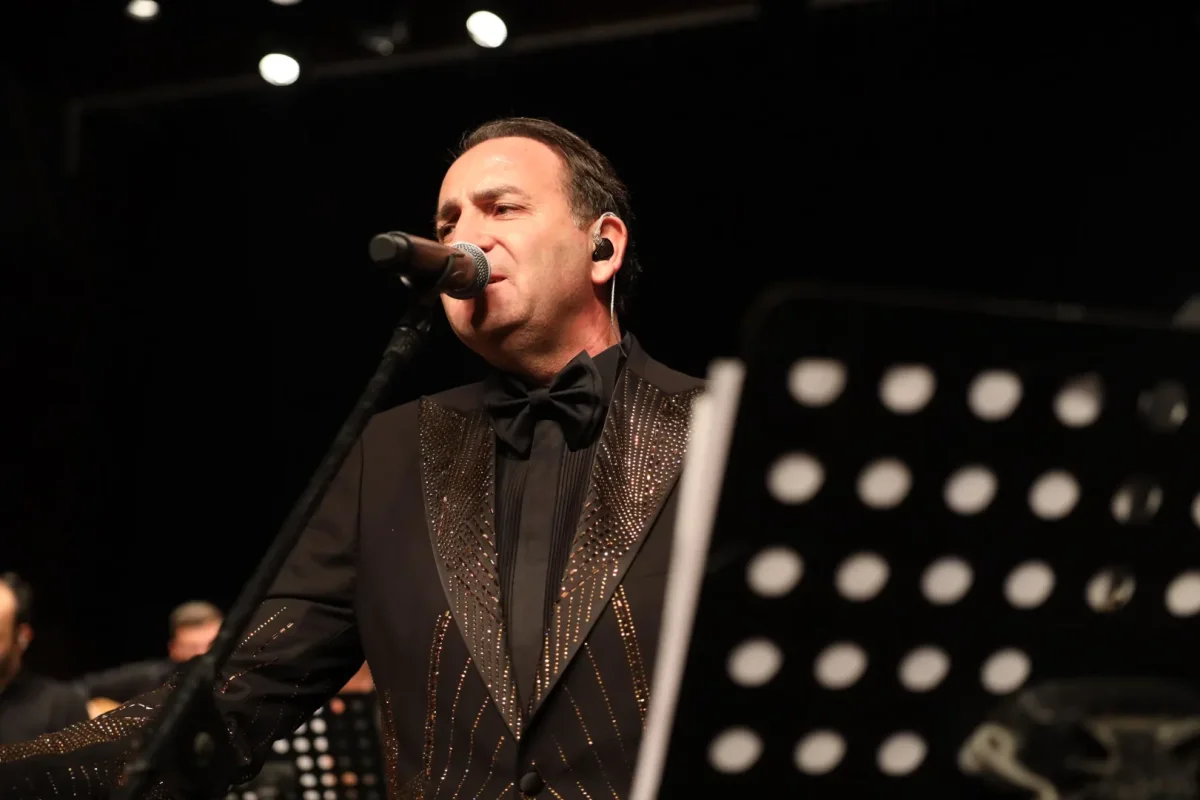 Sakarya’da Zeki Müren Şarkıları Konseri Yoğun İlgi Gördü