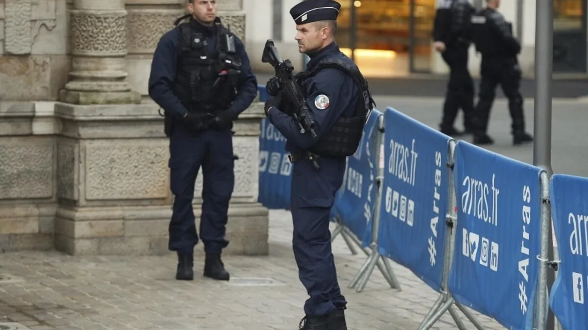 Fransa'da Bomba İhbarları Havalimanlarını Tahliye Ettirdi