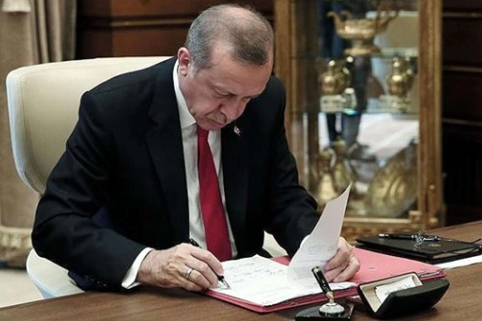 YÖK ve Üniversitelere Yeni Atamalar Resmî Gazete’de