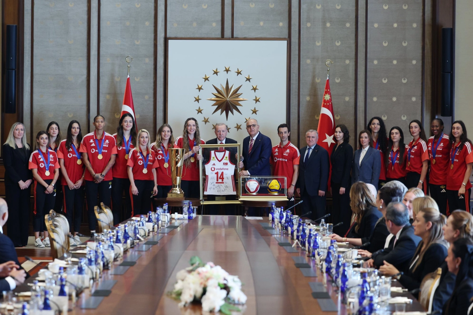 Cumhurbaşkanı Erdoğan’dan Avrupa ve Akdeniz Oyunları Şampiyonu Voleybolculara Tebrik